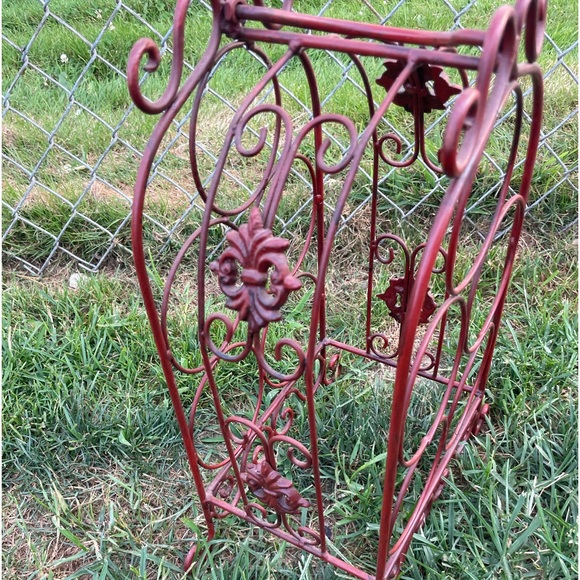 Antique Metal Red 5 Bottle Wine Rack - Picture 2 of 7